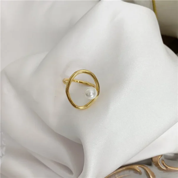 Pearl ring Yellow Gold Color with Irregular Circle - Image 3