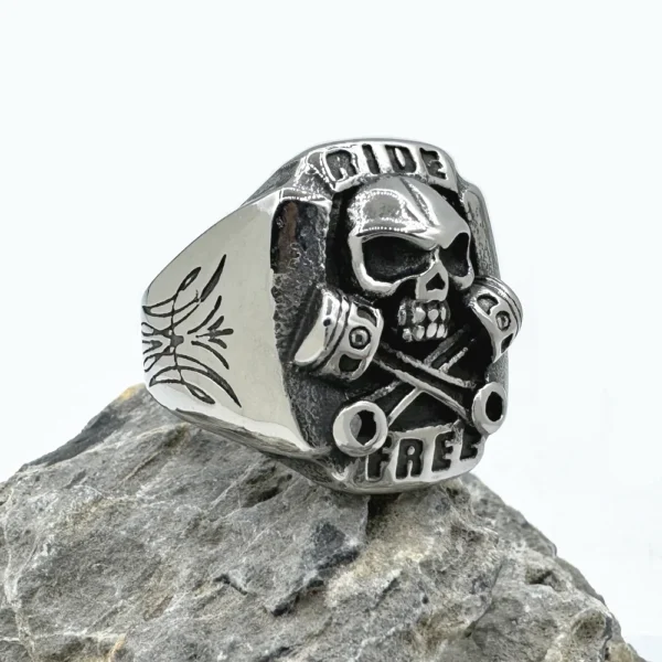 biker ring