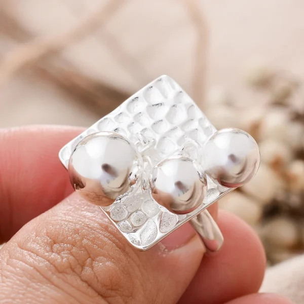 Pearl ring​ Fashion Movable Ball For Women - Image 2